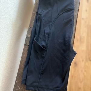 Athleta Ultimate Stash 7 Short size XS
